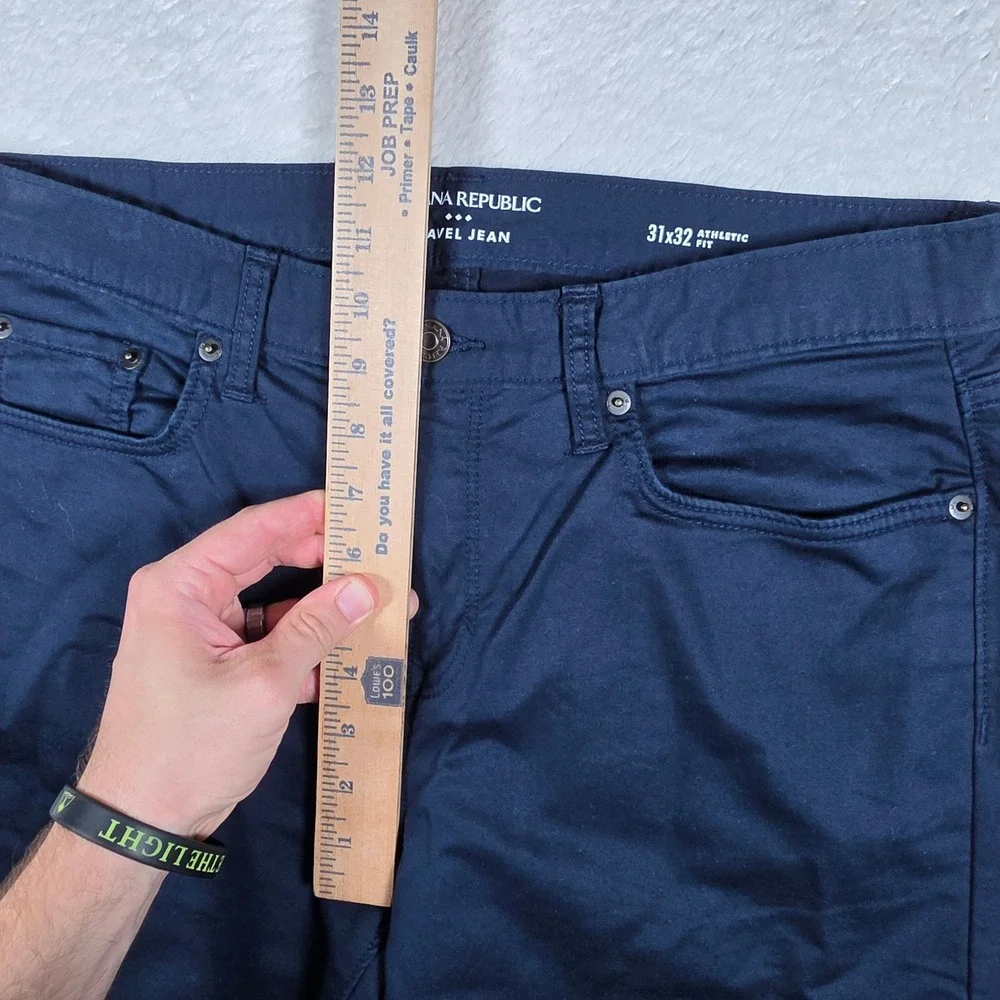 NEW Banana Republic Travel Jean Mens 31x32 Navy Athletic Fit S/599223